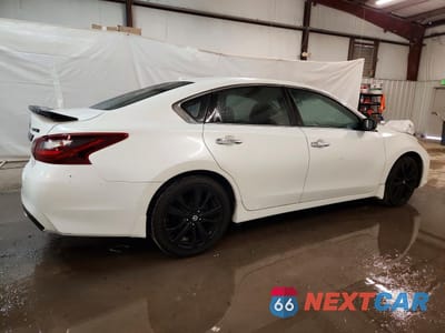 Trzecie zdjęcie samochodu z tyłu: 2018 NISSAN ALTIMA 2.5 VIN:1N4AL3AP3JC215242 - miniatura