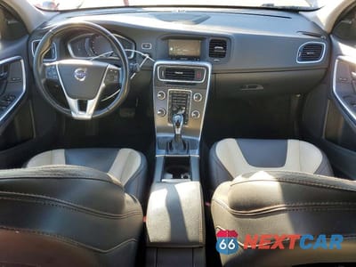 Zdjęcie 8 z 12 samochodu: 2016 VOLVO S60 CROSS COUNTRY T5 VIN:YV4612UM1G2000732 - miniatura