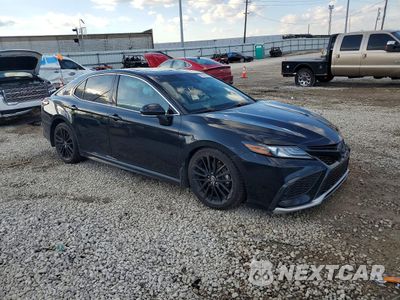 Czwarte zdjęcie samochodu z boku: 2023 TOYOTA CAMRY HYBRID XSE VIN:4T1K31AKXPU612646 - miniatura