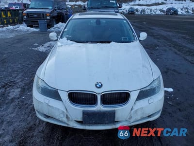 Piąte zdjęcie samochodu w środku: 2011 BMW 328 XI SULEV VIN:WBAPK5C57BA660429 - miniatura