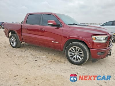Czwarte zdjęcie samochodu z boku: 2020 RAM 1500 LARAMIE VIN:1C6RREJM8LN204779 - miniatura