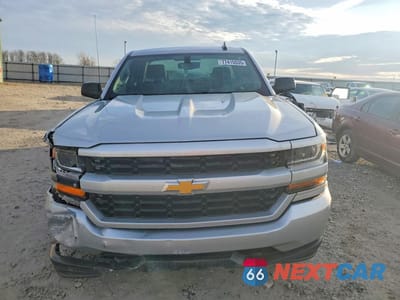 Piąte zdjęcie samochodu w środku: 2017 CHEVROLET SILVERADO K1500 CUSTOM VIN:1GCVKPEC3HZ137291 - miniatura