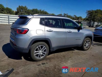 Trzecie zdjęcie samochodu z tyłu: 2018 JEEP COMPASS LATITUDE VIN:3C4NJCBB1JT503415 - miniatura
