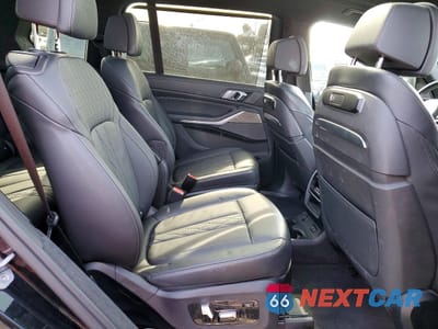 Zdjęcie 11 z 13 samochodu: 2023 BMW X7 M60I VIN:5UX33EM0XP9N47020 - miniatura