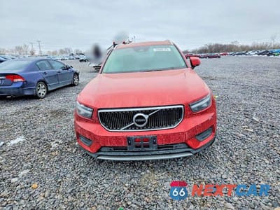Piąte zdjęcie samochodu w środku: 2019 VOLVO XC40 T4 MOMENTUM VIN:YV4AC2HK5K2047770 - miniatura