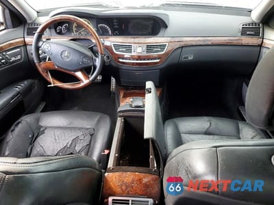 Zdjęcie 8 z 11 samochodu: 2011 MERCEDES-BENZ S 550 VIN:WDDNG7BB9BA415149 - miniatura