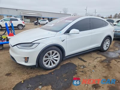 2021 TESLA MODEL X 5YJXCBE25MF322121 - główne zdjęcie licytacji z USA - miniatura