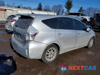 Trzecie zdjęcie samochodu z tyłu: 2013 TOYOTA PRIUS V VIN:JTDZN3EU5D3262946 - miniatura