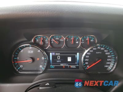 Zdjęcie 9 z 14 samochodu: 2017 CHEVROLET SUBURBAN C1500 LT VIN:1GNSCHKC8HR235508 - miniatura