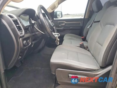 Zdjęcie 7 z 12 samochodu: 2020 RAM 1500 BIG HORN VIN:1C6SRFBT1LN136578 - miniatura