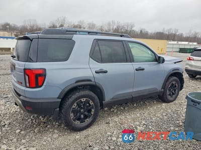 Trzecie zdjęcie samochodu z tyłu: 2026 HONDA PASSPORT TRAILSPORT ELITE VIN:5FNYF9H80TB047812 - miniatura