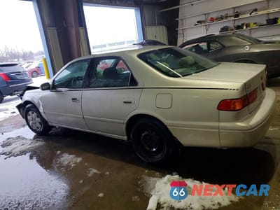 Drugie zdjęcie samochodu z przodu: 2000 TOYOTA CAMRY CE VIN:4T1BG22K0YU681906 - miniatura