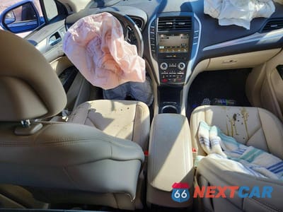 Zdjęcie 8 z 13 samochodu: 2018 LINCOLN MKC PREMIERE VIN:5LMCJ1D90JUL23265 - miniatura