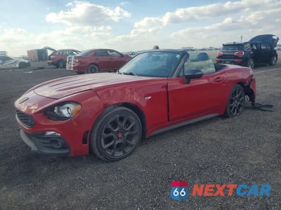 2017 FIAT 124 SPIDER CLASSICA JC1NFAEK4H0125774 - główne zdjęcie licytacji z USA - miniatura