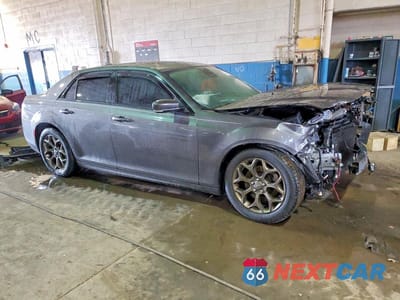 Czwarte zdjęcie samochodu z boku: 2019 CHRYSLER 300 S VIN:2C3CCAGG4KH517530 - miniatura