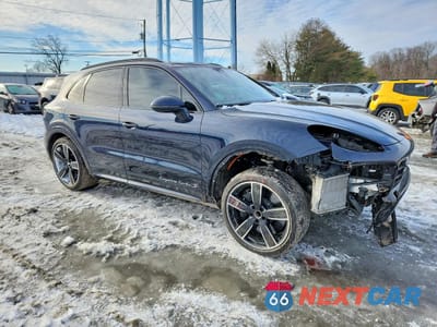 Czwarte zdjęcie samochodu z boku: 2022 PORSCHE CAYENNE TURBO S E-HYBRID VIN:WP1AH2AY3NDA46143 - miniatura