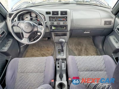 Zdjęcie 8 z 13 samochodu: 2000 TOYOTA RAV4 VIN:JT3GP10V5Y0044202 - miniatura
