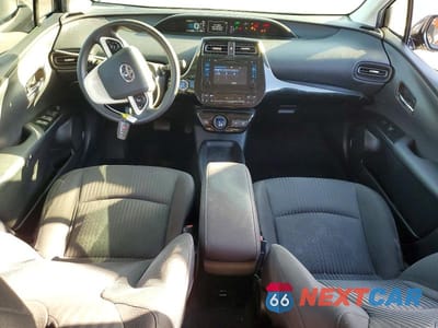 Zdjęcie 8 z 12 samochodu: 2017 TOYOTA PRIUS TWO ECO VIN:JTDKARFU1H3029506 - miniatura