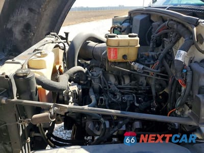 Zdjęcie 7 z 10 samochodu: 2001 CHEVROLET C6 BOX TRUCK VIN:1GBJ6H1E61J508565 - miniatura