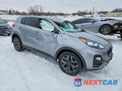 Czwarte zdjęcie samochodu z boku: 2022 KIA SPORTAGE LX VIN:KNDPMCAC9N7973616 - miniatura