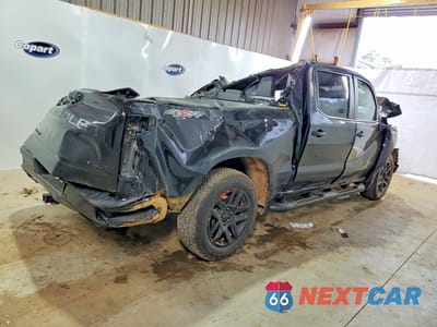 Trzecie zdjęcie samochodu z tyłu: 2025 CHEVROLET SILVERADO K1500 RST VIN:1GCUKEED1SZ178387 - miniatura
