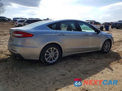 Trzecie zdjęcie samochodu z tyłu: 2020 FORD FUSION SE VIN:3FA6P0HD1LR172576 - miniatura