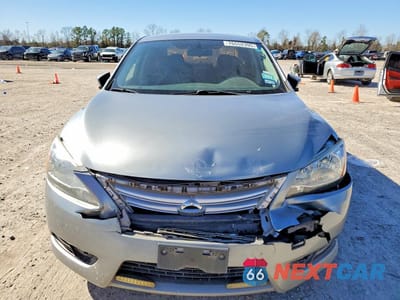 Piąte zdjęcie samochodu w środku: 2014 NISSAN SENTRA S VIN:3N1AB7AP6EL685167 - miniatura