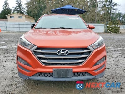 Piąte zdjęcie samochodu w środku: 2016 HYUNDAI TUCSON SE VIN:KM8J3CA44GU129856 - miniatura