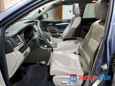 Zdjęcie 7 z 12 samochodu: 2014 TOYOTA HIGHLANDER XLE VIN:5TDJKRFH0ES057383 - miniatura