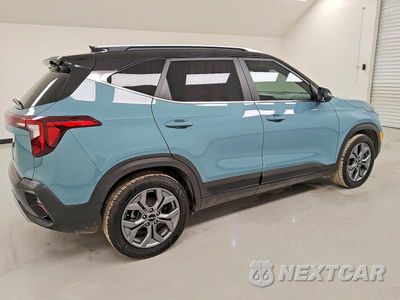 Trzecie zdjęcie samochodu z tyłu: 2024 KIA SELTOS S VIN:KNDEU2AA3R7590468 - miniatura