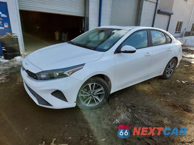 2023 KIA FORTE LXS 3KPF24AD7PE690702 - główne zdjęcie licytacji z USA - miniatura