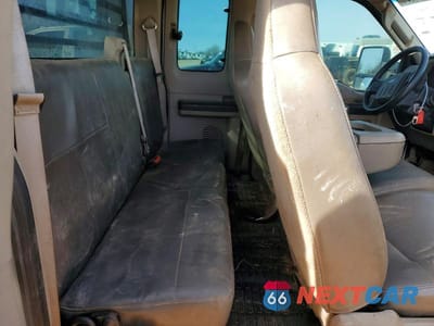 Zdjęcie 10 z 12 samochodu: 2008 FORD F350 SUPER DUTY VIN:1FDWX36Y98EE46677 - miniatura