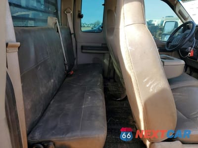 Zdjęcie 10 z 13 samochodu: 2008 FORD F350 SUPER DUTY FLATBED TRUCK VIN:1FDWX36Y98EE46677 - miniatura