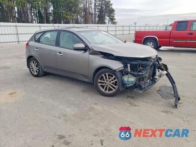 Czwarte zdjęcie samochodu z boku: 2011 KIA FORTE EX VIN:KNAFU5A23B5410824 - miniatura