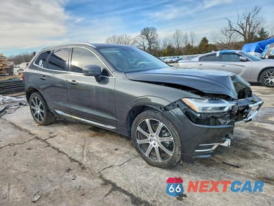 Czwarte zdjęcie samochodu z boku: 2020 VOLVO XC60 T5 INSCRIPTION VIN:YV4102DL5L1590440 - miniatura