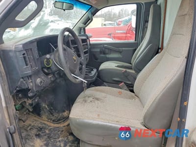 Zdjęcie 7 z 13 samochodu: 2019 CHEVROLET EXPRESS BOX TRUCK VIN:1HA3GTCG8KN014636 - miniatura