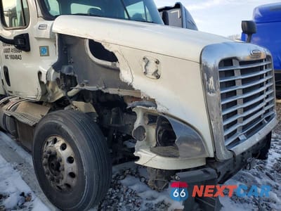 Zdjęcie 9 z 10 samochodu: 2017 FREIGHTLINER CASCADIA 1 - SEMI TRUCK VIN:1FUJGEDR3HLHM7443 - miniatura