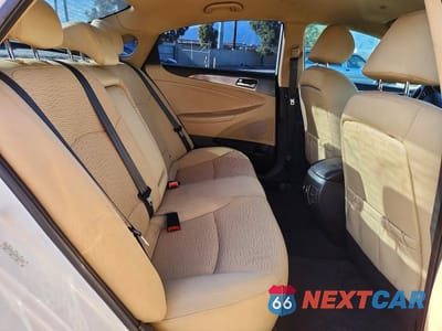 Zdjęcie 10 z 11 samochodu: 2013 HYUNDAI SONATA HYBRID VIN:KMHEC4A41DA094018 - miniatura