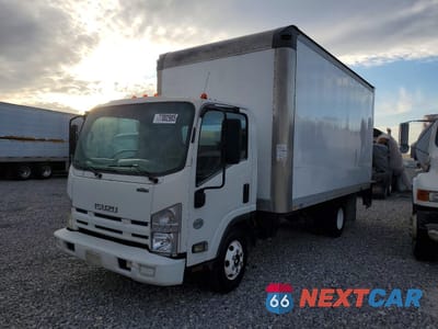 2010 ISUZU NPR BOX TRUCK JALC4W167A7001483 - główne zdjęcie licytacji z USA - miniatura