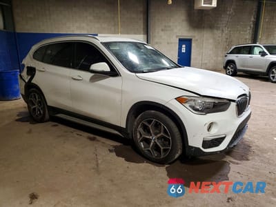 Czwarte zdjęcie samochodu z boku: 2018 BMW X1 XDRIVE28I VIN:WBXHT3C35J3H32504 - miniatura
