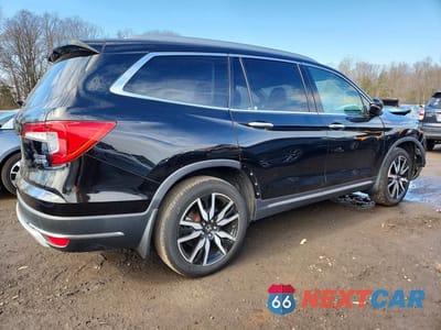 Trzecie zdjęcie samochodu z tyłu: 2019 HONDA PILOT TOURING VIN:5FNYF6H92KB033531 - miniatura