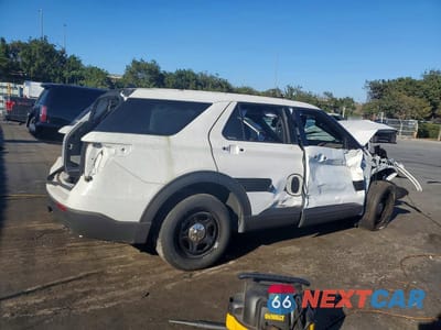 Trzecie zdjęcie samochodu z tyłu: 2023 FORD EXPLORER POLICE INTERCEPTOR VIN:1FM5K8AB6PGB68334 - miniatura