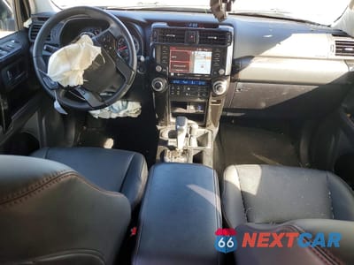 Zdjęcie 8 z 13 samochodu: 2023 TOYOTA 4RUNNER SE VIN:JTELU5JR0P6155095 - miniatura