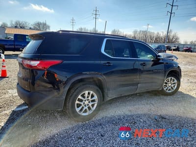 Trzecie zdjęcie samochodu z tyłu: 2019 CHEVROLET TRAVERSE LT VIN:1GNEVGKWXKJ129188 - miniatura