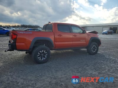 Trzecie zdjęcie samochodu z tyłu: 2018 TOYOTA TACOMA TRD OFF-ROAD VIN:5TFCZ5AN6JX134580 - miniatura