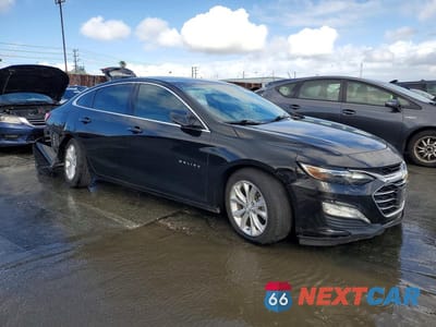 Czwarte zdjęcie samochodu z boku: 2019 CHEVROLET MALIBU LT VIN:1G1ZD5ST7KF160935 - miniatura