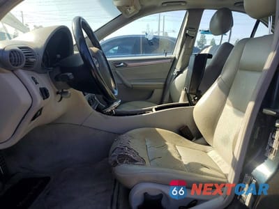 Zdjęcie 7 z 12 samochodu: 2005 MERCEDES-BENZ C 230K SPORT SEDAN VIN:WDBRF40J35F609124 - miniatura