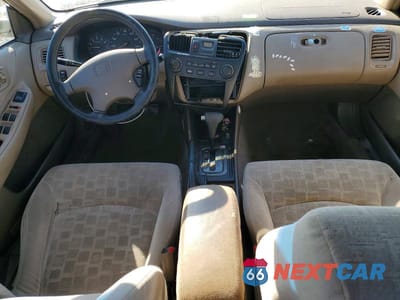 Zdjęcie 8 z 13 samochodu: 2001 HONDA ACCORD EX VIN:JHMCG56691C032493 - miniatura