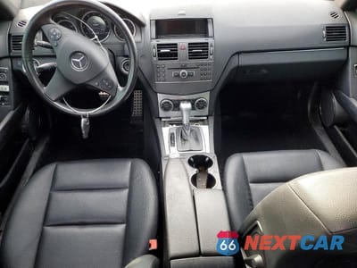 Zdjęcie 8 z 12 samochodu: 2011 MERCEDES-BENZ C 300 VIN:WDDGF5EB5BA460732 - miniatura