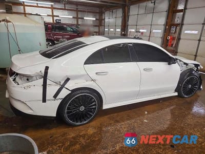 Trzecie zdjęcie samochodu z tyłu: 2024 MERCEDES-BENZ CLA 250 4MATIC VIN:W1K5J4HB2RN452361 - miniatura